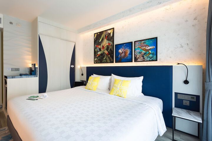 Room 30 of 158