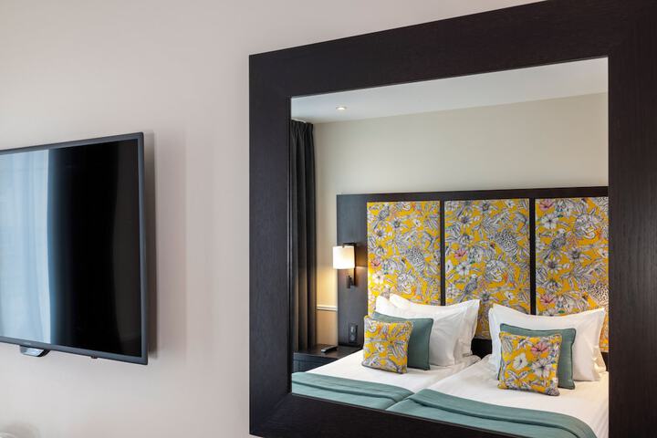 Room 34 of 60