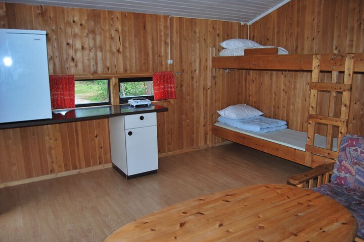 Room 4 of 12