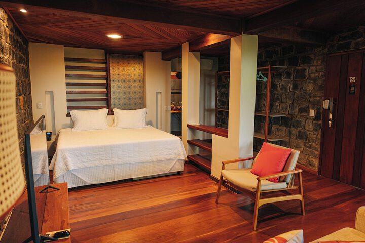 Room 12 of 76
