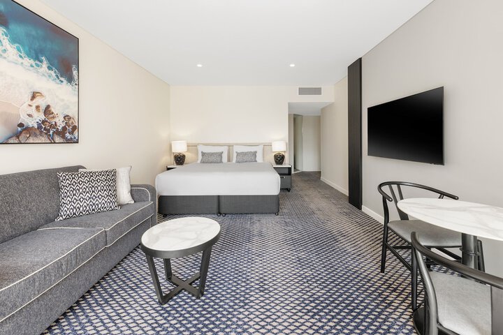 Room 8 of 38