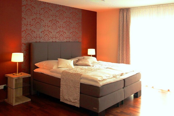 Room 8 of 32