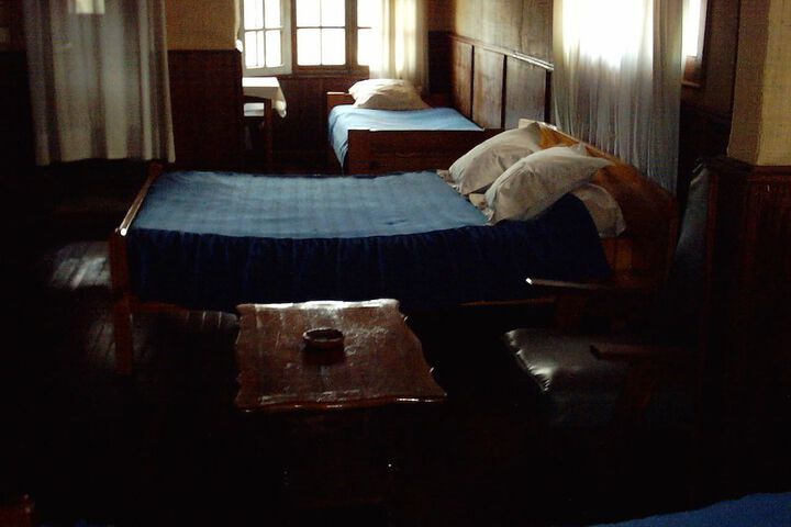 Room 3 of 10