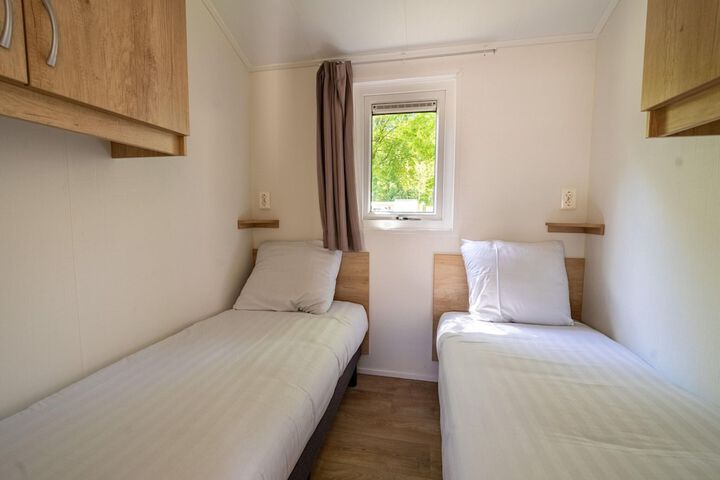 Room 2 of 40