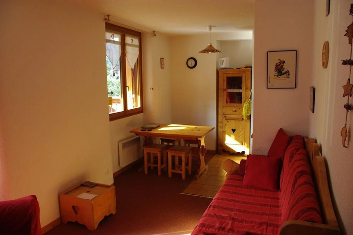 Room 2 of 11