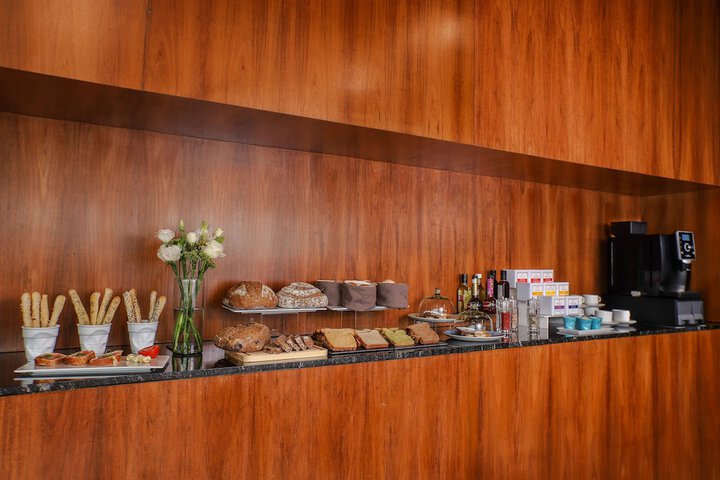 Breakfast/Coffee Service 16 of 35