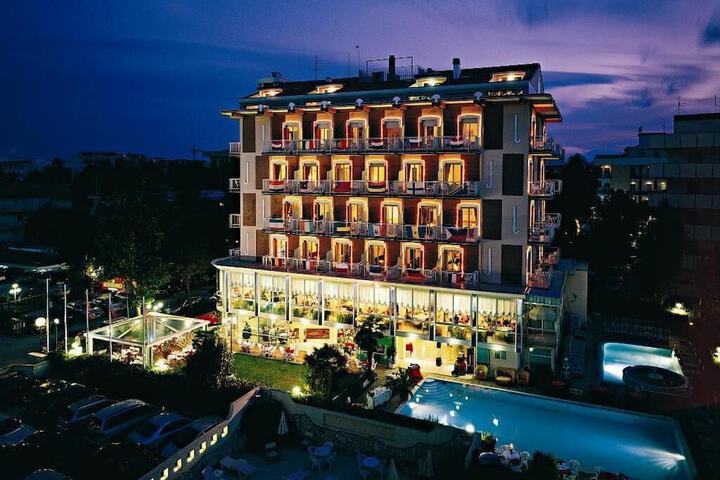 Hotel 54 of 58