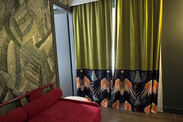 Room 69 of 136