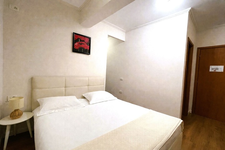 Room 42 of 85