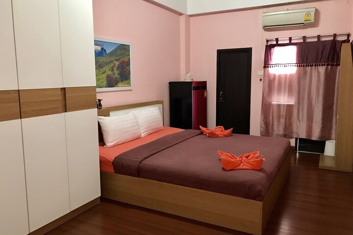 Room 5 of 20