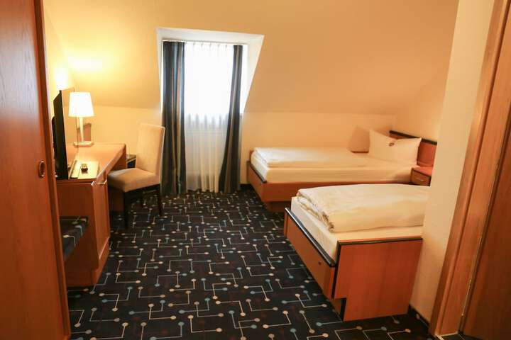 Room 10 of 47