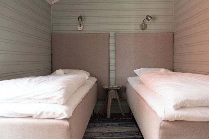 Room 54 of 204