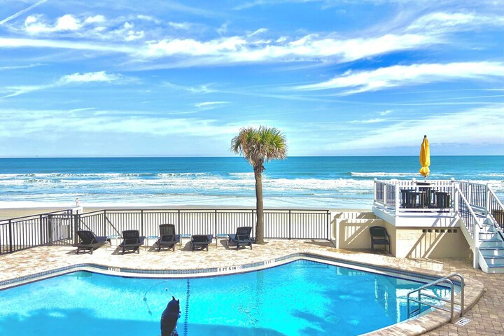 Swimming pool at Organic Beach Retreat
