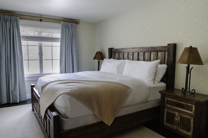 Room 10 of 98