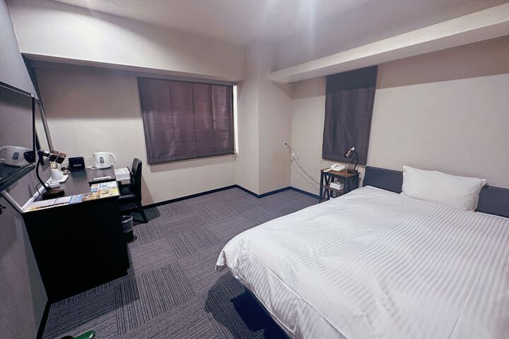 Room 13 of 44