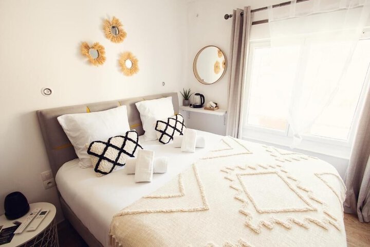 Room 34 of 148