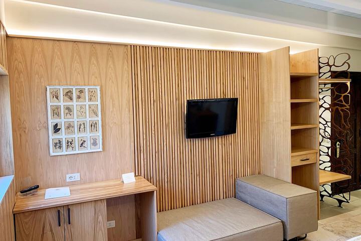 Room 5 of 62