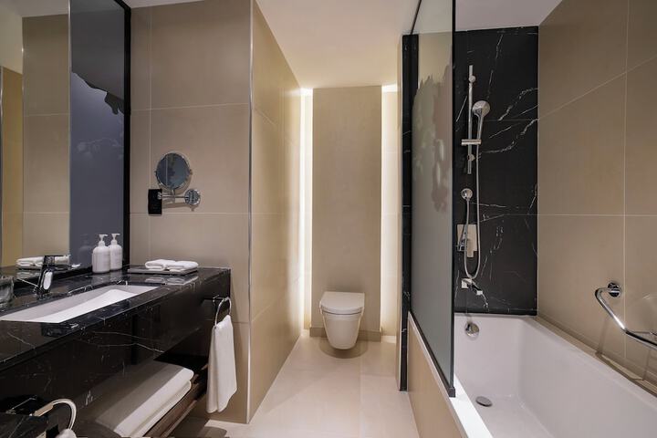 Room 42 of 97