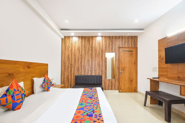 Room 18 of 31