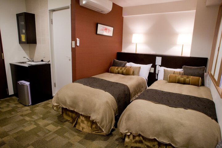 Room 3 of 33