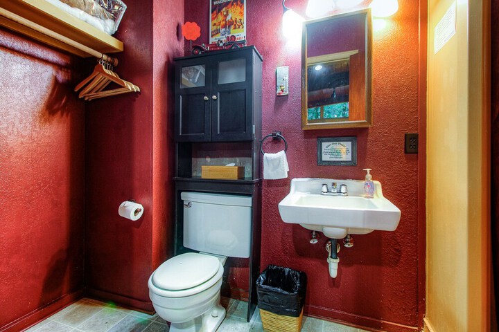 Room 42 of 90
