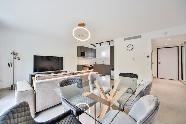 Lounge 46 of 60