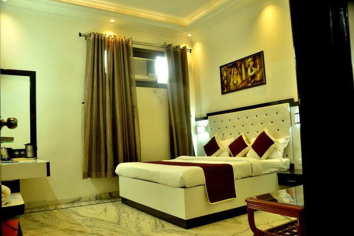 Room 4 of 23