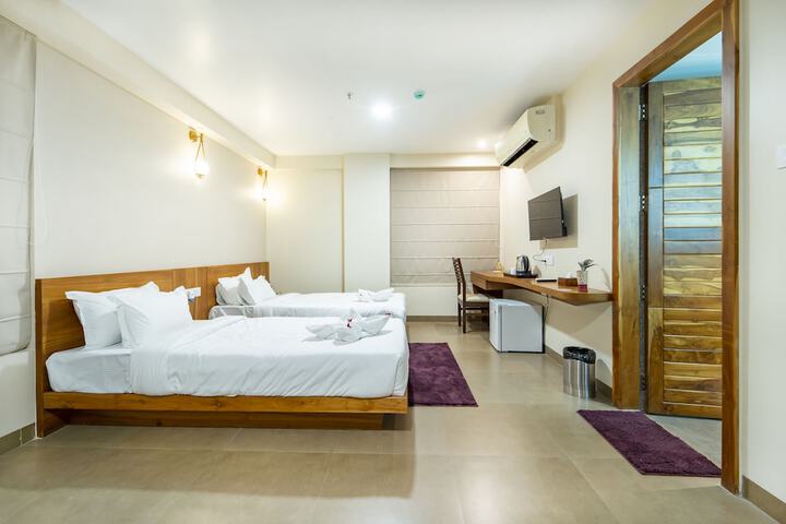 Room 10 of 38