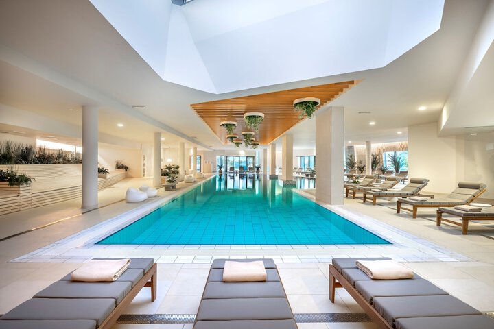 Hotel with Pool