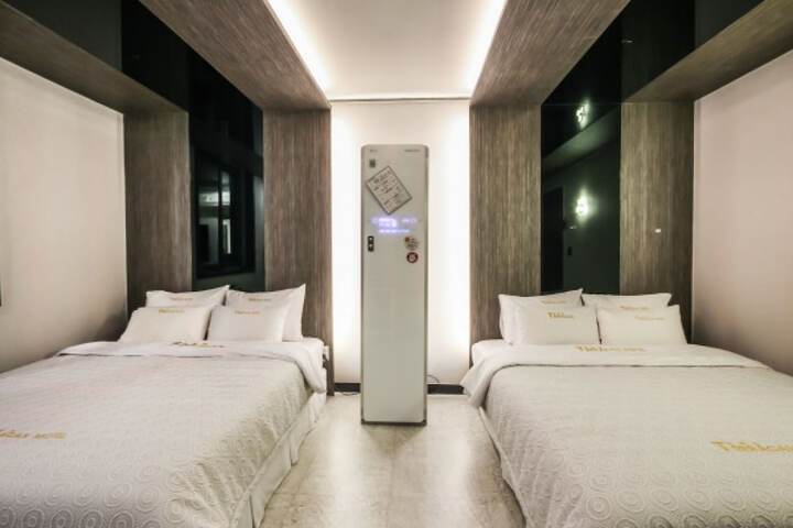 Room 16 of 118