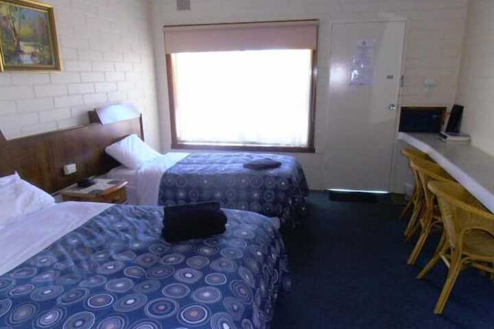 Room 4 of 50