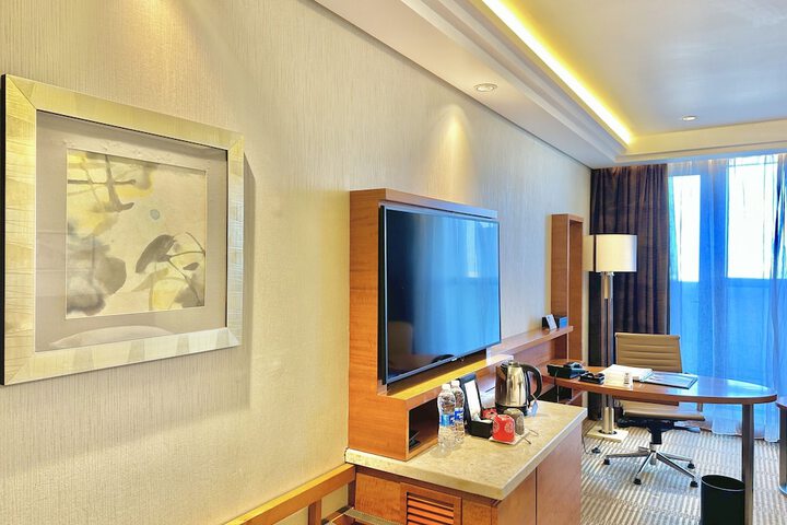 Room 16 of 64