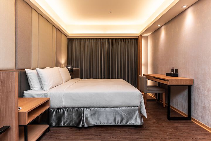 Room 9 of 51