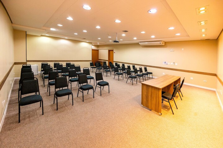 Business Center 60 of 78