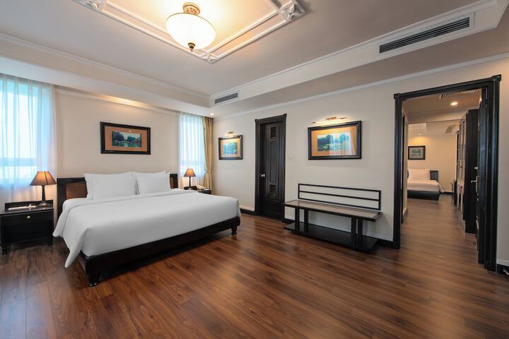 Room 28 of 151