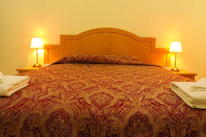 Room 9 of 47