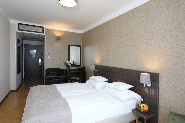Room 57 of 139