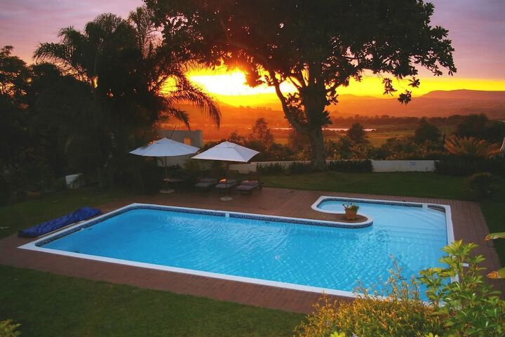 Hotel Pool
