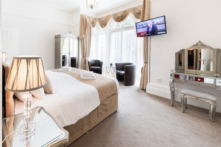 Room 5 of 20