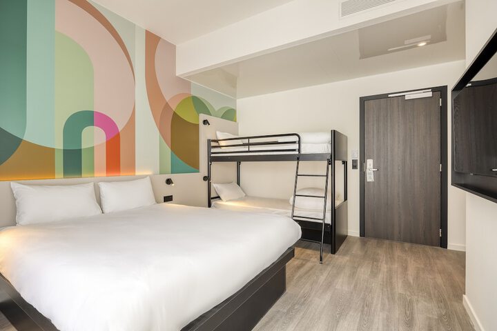 Room 20 of 65