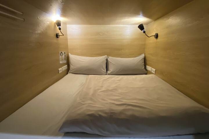Room 5 of 40