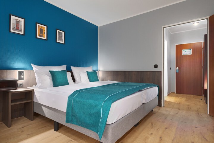 Room 20 of 76