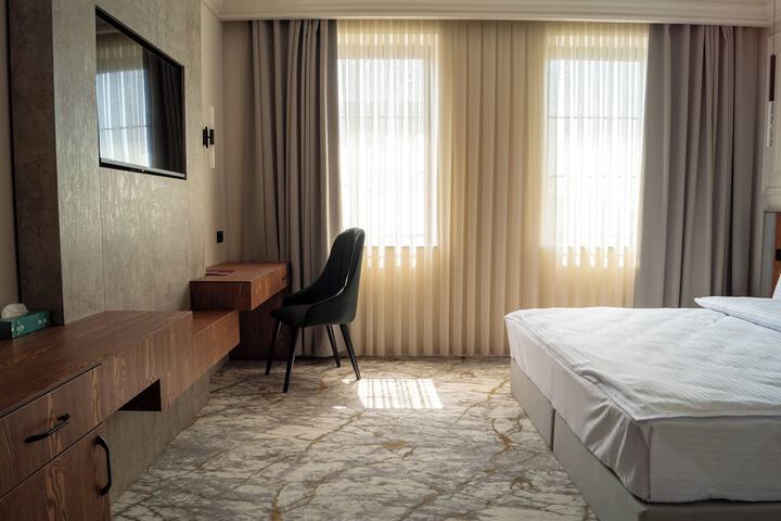 Room 16 of 24