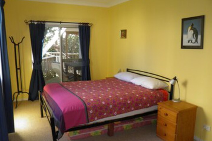 Room 13 of 22