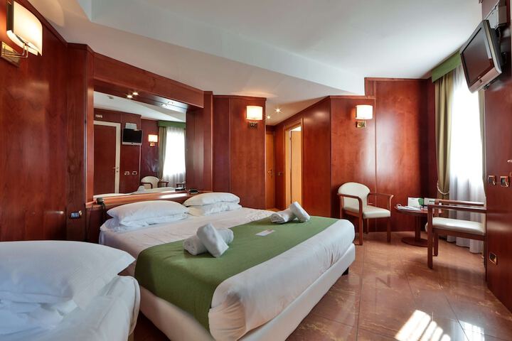 Room 8 of 64