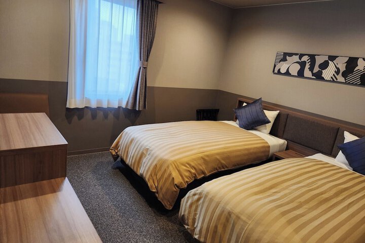 Room 8 of 29