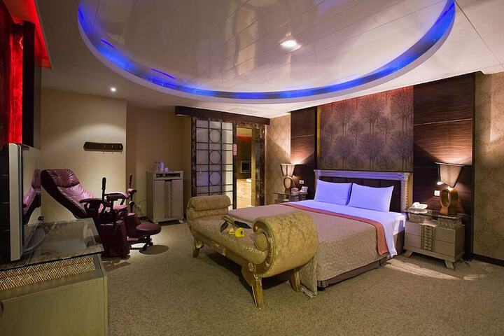 Room 41 of 54