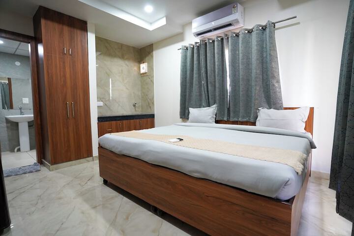 Room 49 of 77