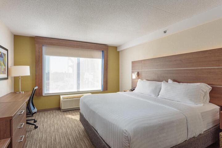 Standard Room, King or Two Doubles (1 of 4)