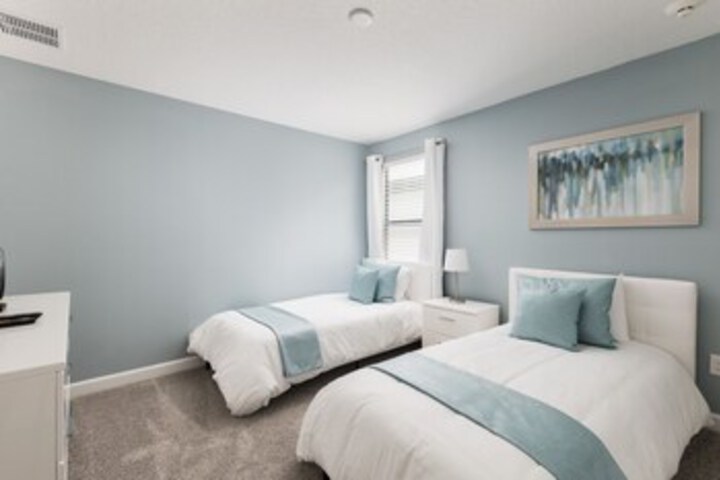 Room 15 of 32